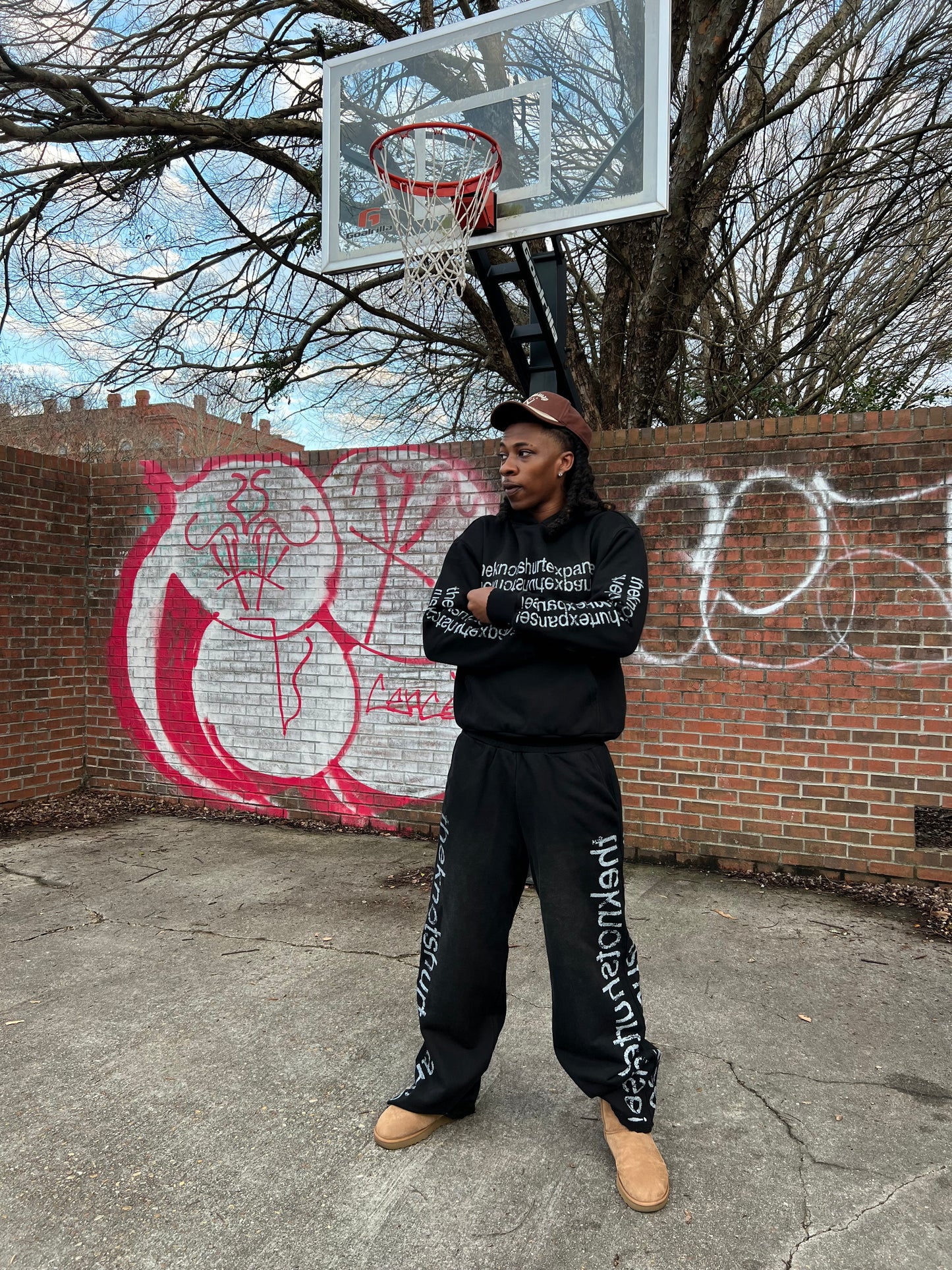 TITLE HOODIE